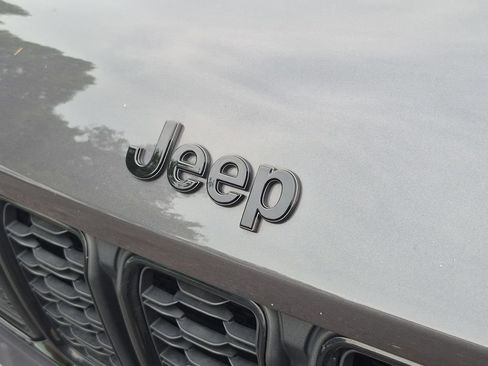 Used 2023 Jeep Grand Cherokee L Limited w/ Black Appearance Package AWD/4WD image 30