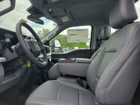 New 2026 Ford F550 4x4 Regular Cab Super Duty image 12