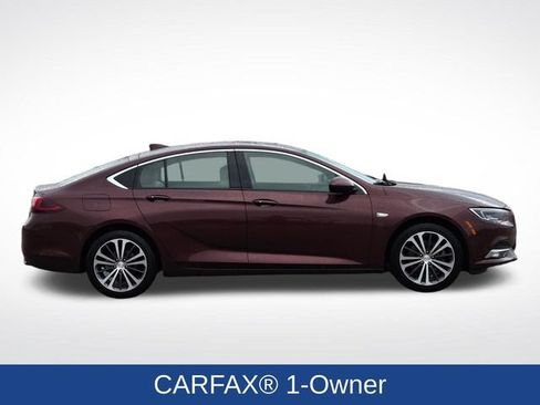 Used 2018 Buick Regal Essence w/ Driver Confidence Package #1 AWD/4WD image 2