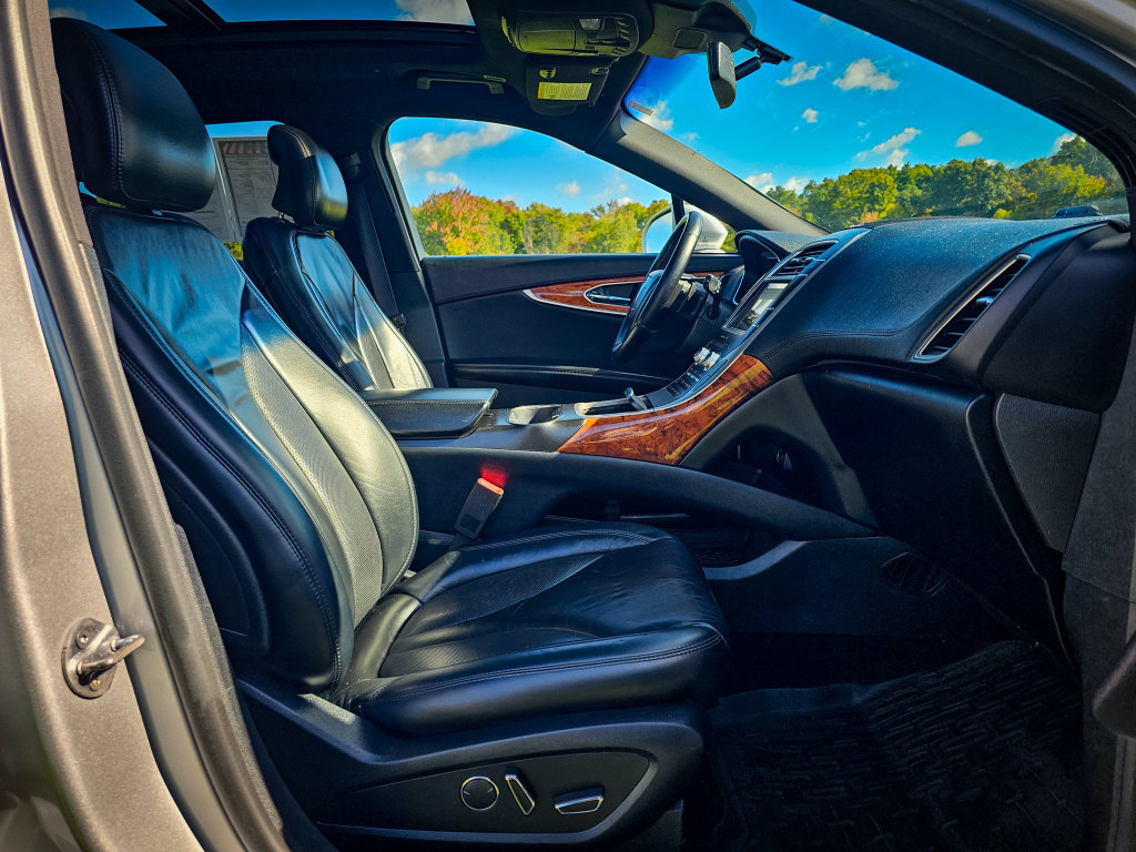Used 2019 Lincoln Nautilus Select AWD/4WD image 40