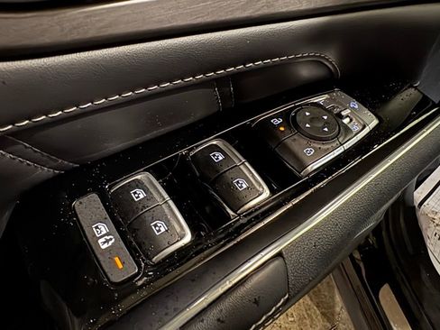 Used 2024 Kia Sorento SX Prestige image 20