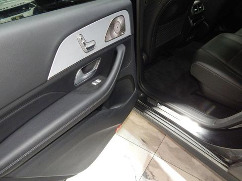 Used 2024 Mercedes-Benz GLS 450 4MATIC image 33