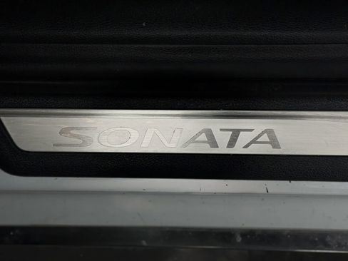 Used 2017 Hyundai Sonata Limited w/ Ultimate Package 04 FWD image 30