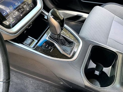 Used 2022 Subaru Outback Premium image 15