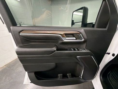 Used 2024 Chevrolet Silverado 2500 LT AWD/4WD image 22