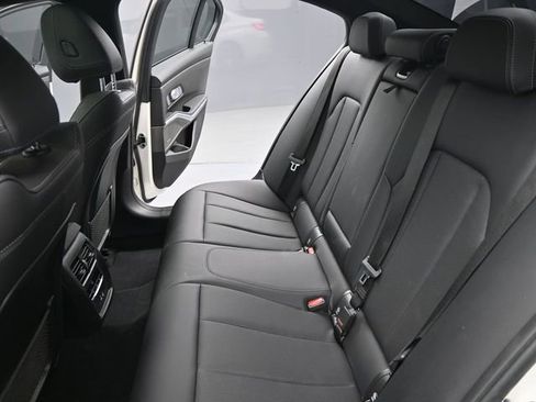 Used 2023 BMW 330i Sedan w/ Premium Package image 20