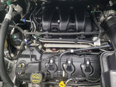 Used 2019 Ford Explorer XLT FWD image 30