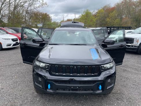 Used 2022 Jeep Grand Cherokee Trailhawk AWD/4WD image 29