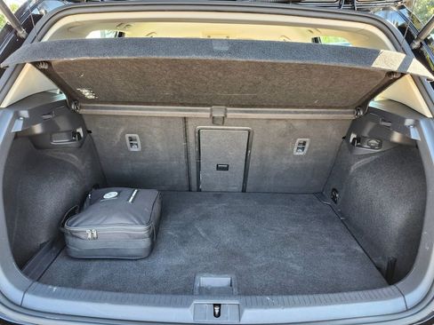 Used 2016 Volkswagen Golf S image 10