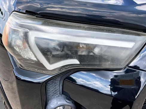 Used 2020 Toyota 4Runner SR5 Premium AWD/4WD image 28