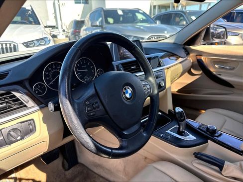 Used 2015 BMW 320i Sedan RWD image 16
