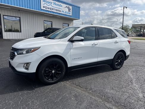 Used 2018 Chevrolet Equinox LT image 2