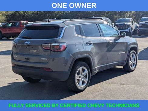 Used 2024 Jeep Compass Latitude image 3