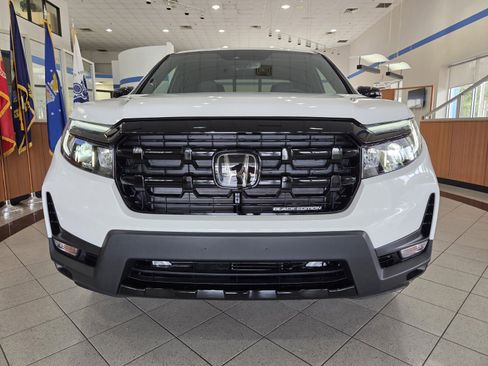 New 2026 Honda Ridgeline Black Edition image 2