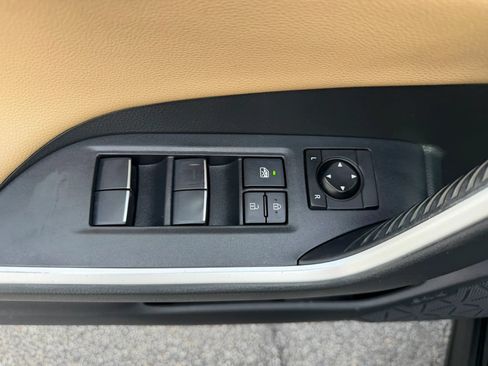 Used 2019 Toyota RAV4 Limited AWD/4WD image 14