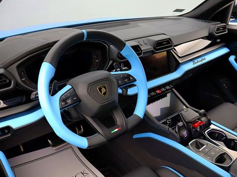 Used 2025 Lamborghini Urus S AWD/4WD image 31