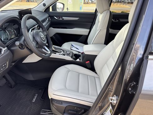 New 2025 MAZDA CX-5 AWD 2.5 S w/ Premium Plus Pkg image 15