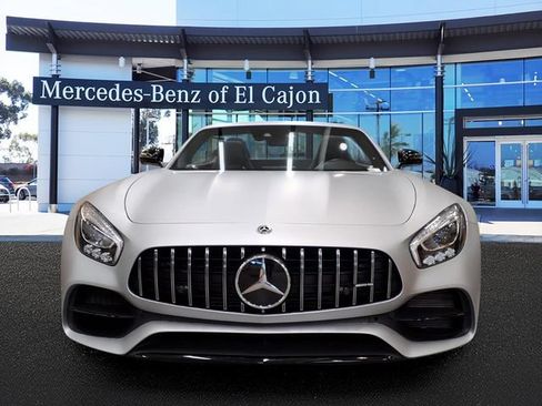 Used 2018 Mercedes-Benz AMG GT Roadster image 2
