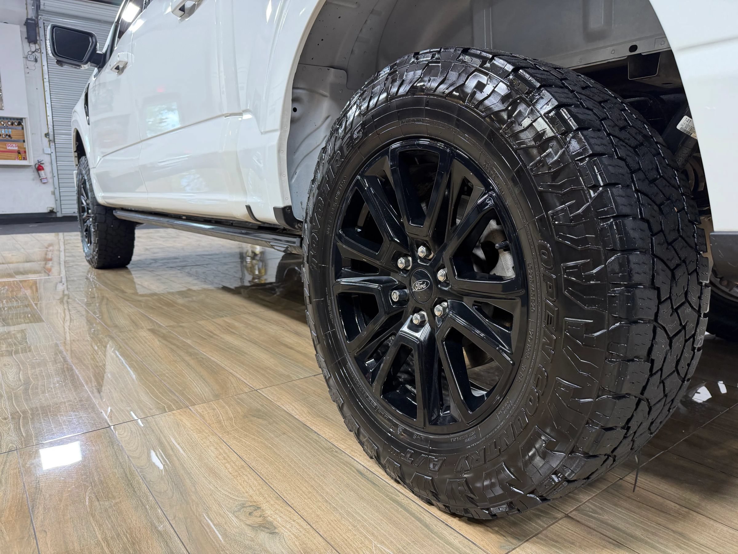 Used 2024 Ford F150 Platinum w/ FX4 Off-Road Package AWD/4WD image 10