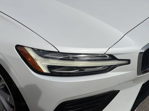 Used 2020 Volvo S60 T5 Momentum image 33