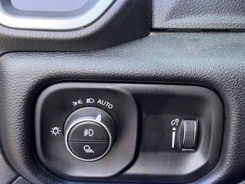 Used 2022 RAM 1500 Big Horn AWD/4WD image 13