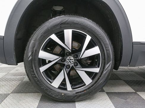 Certified 2022 Volkswagen Atlas Cross Sport SE AWD/4WD image 18