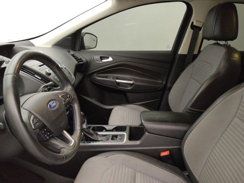 Used 2017 Ford Escape SE w/ SE Sport Appearance Package image 17