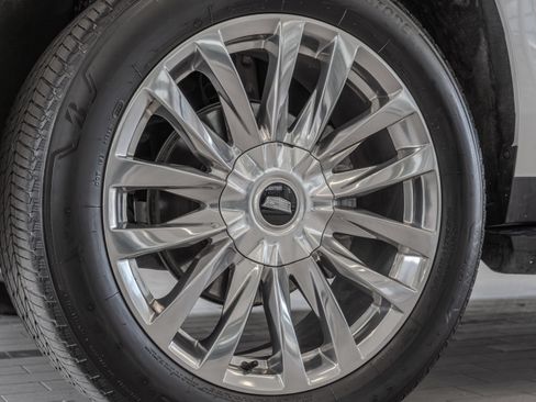 Used 2023 Cadillac Escalade Premium Luxury AWD/4WD image 31