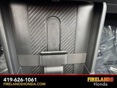 Used 2025 MINI Cooper 2-Door Hardtop FWD image 22