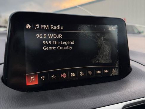 Used 2017 MAZDA MAZDA3 Touring image 11