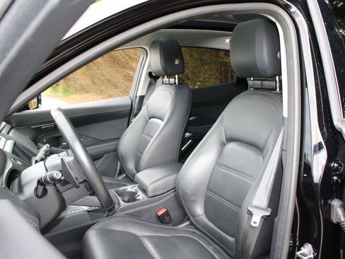 Used 2020 Jaguar E-PACE image 15