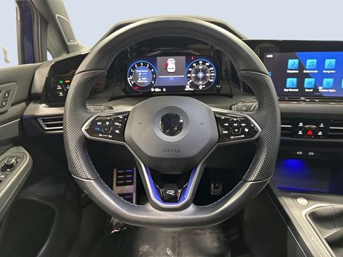 Used 2022 Volkswagen Golf R image 18