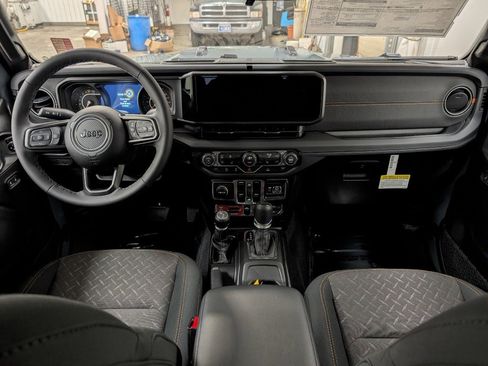 New 2026 Jeep Gladiator Mojave image 10