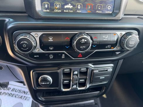 Used 2023 Jeep Gladiator Sport AWD/4WD image 22