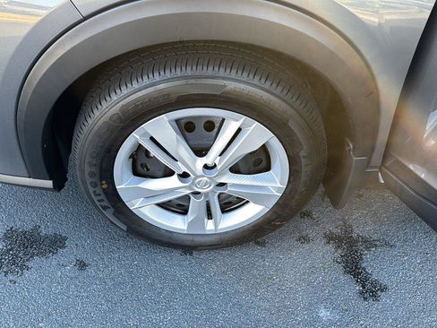 New 2025 Nissan Kicks Play S image 31