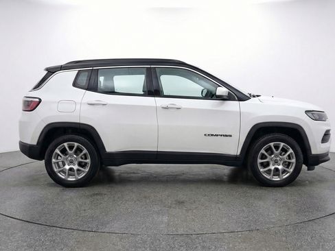 Used 2025 Jeep Compass Limited AWD/4WD image 11