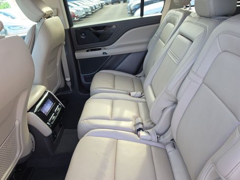 Certified 2024 Lincoln Aviator Reserve w/ Jet Package RWD image 12