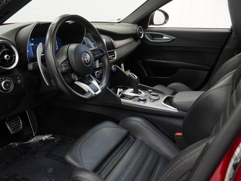 Used 2024 Alfa Romeo Giulia Veloce image 17