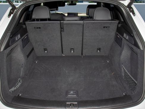 Used 2025 Audi Q5 2.0T Premium image 13