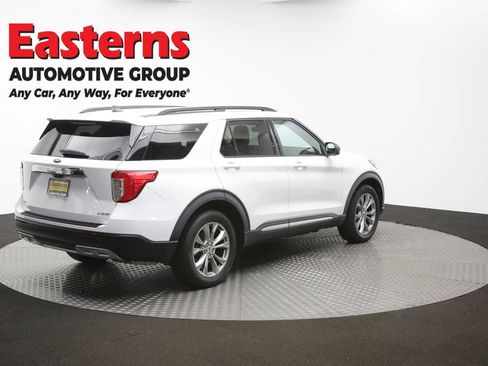Used 2022 Ford Explorer XLT w/ Equipment Group 202A AWD/4WD image 44