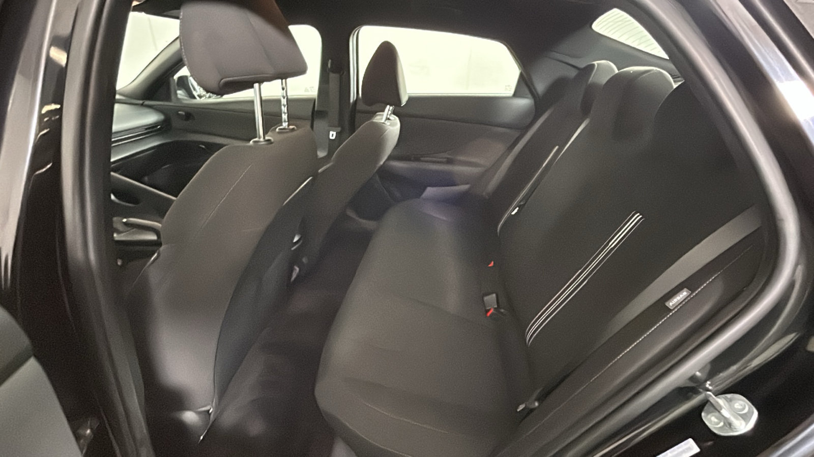 Used 2025 Hyundai Elantra Sport FWD image 32