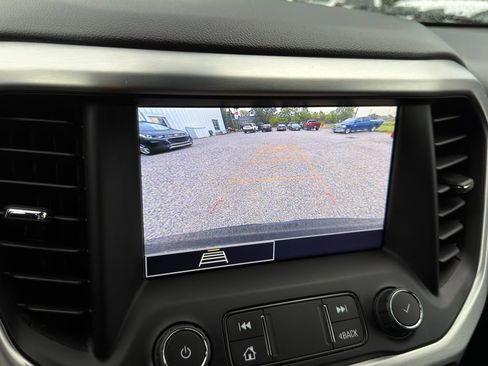 Used 2022 GMC Acadia SLE w/ Driver Convenience Package FWD image 6
