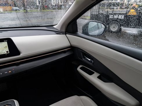 Certified 2024 Nissan Ariya AWD image 10