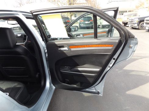 Used 2013 Chrysler 300 w/ Driver Convenience Group image 27