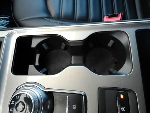 Used 2024 Ford Edge SEL image 48