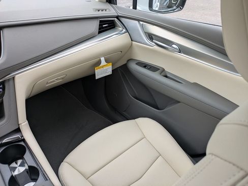 New 2026 Cadillac XT5 Premium Luxury w/ Driver Assist Package FWD image 20