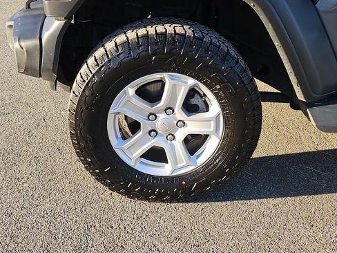 Used 2020 Jeep Wrangler Sport image 24