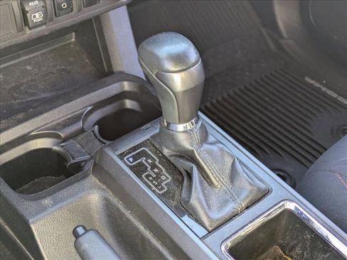 Used 2018 Toyota Tacoma TRD Sport image 13