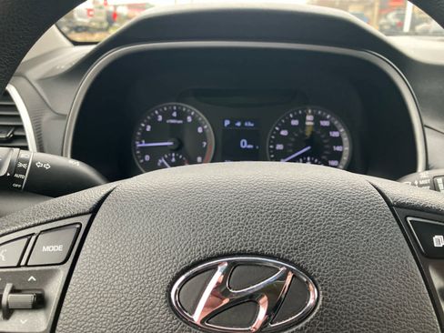 Used 2019 Hyundai Tucson SE image 14