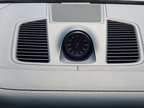 Used 2020 Porsche Cayenne S image 18